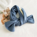 Sciarpa a maglia spessa a righe blu navy e crema per calore e stile invernale - 186x39 / Blu