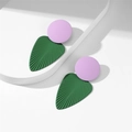 Détail de clous ronds lavande et feuilles vertes avec texture radiale fine - Violet & Vert (26151)