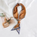 Écharpe étroite en satin à rayures orange et grises pour cou ou décoration de sac - Cadre à Lignes Fines Orange