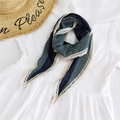 Dunkelgrüner schmaler Baumwollschal mit weißem Spitzenbesatz für Damen-Freizeitoutfits - 47x135cm / Marinegrün Farblock