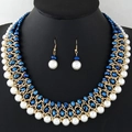 Set elegante dorato multistrato con perle, cristalli blu e orecchini coordinati - Blu