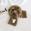 Scaldacollo in peluche riccio marrone caffè con elegante etichetta del marchio - Hutton Riccio (Cammello) / Cammello