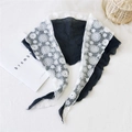 Sciarpa a triangolo in pizzo bianco e nero con eleganti ricami floreali - 140cmx30cm / Nero