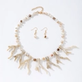 Bohemian coral resin necklace and earrings set with shells and beads for beach vacations - White