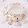 Böhmisches mehrlagiges Perlenarmband-Set mit Muschelanhänger und weißer Schleife - Weiß