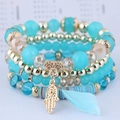 Böhmisches mehrlagiges Perlenarmband-Set mit Hamsa-Hand und blauen Feder-Anhängern - Blaue Feder (090827102)