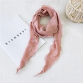 Écharpe plissée rose Morandi en coton et lin avec bordures ondulées blanches - Rose