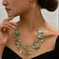 Boheemse set van groene meerlagige kralenketting en oorbellen met schelpstenen - Groen