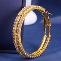 Orecchini a cerchio dorati da 5,0 cm con doppia fila di strass su sfondo blu scuro - 5.0cm / Base Oro Bianco