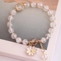 Perlenarmband mit Gänseblümchen-Anhänger, transparenten Kristallen und Gold-Elementen - Weiß