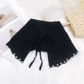 Elegante scialle in maglia nera con perle bianche e dettaglio di fiocco regolabile - Nero