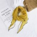Piccolo foulard in rete gialla semitrasparente con bordi neri cuciti e stile a diamante - Giallo