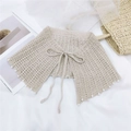 Châle en coton crocheté beige avec bordure en perles blanches et fermeture à nœud - Poche zippée