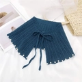 Châle en tricot bleu marine avec bordure en perles et détail à nouer devant - Bleu