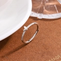 Bague ajustable en argent S925 papillon poli avec détails en micro-oxydes de zirconium - Style Papillon (B16)