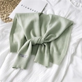 Light green knitted shawl scarf with ribbed edges and white tag for women's casual wear - 42x95cm / Light Green