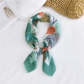 Green cotton linen neck scarf with tropical leaf print and pleated texture - Leaf Pattern
