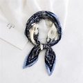 Carré plissé en bleu marine et blanc avec des motifs floraux cachemire vintage - Cadre Paisley Plissé Bleu