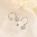 U-förmige S925 Sterling Silber Ohrringe mit Zirkon Kleeblatt Anhänger und Schraubkugel - Silber
