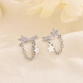 Orecchini a stella in argento con pavé di zirconi e catena a meteora pendente - Stile Meteora Argento (A146)