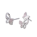 Makroansicht von S925 Silber Schmetterling Ohrsteckern mit rosa Zirkonia Steinbesatz - Rosa asymmetrischer Schmetterlingsstil (C82)
