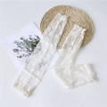 Elegantes manguitos de encaje floral blanco para protección solar y estilo decorativo - Talla única / Beige