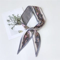 Double-layered pleated silk scarf for women in pink and blue paisley patterned print - Pleated Paisley Grey Edge