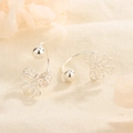 Boucles d'oreilles nœud creux argenté avec fermeture à vis sur tissu beige rétro - Or Blanc (A188)