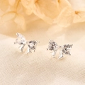 Elegante S925 Silber Schleifen-Ohrstecker mit herzförmigen funkelnden Kristallen für Damen - Weißgold