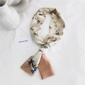 Foulard étroit champagne à fleurs avec motifs bleus et design bicolore kaki - 13 Herbe Blanche Beige
