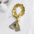 Foulard étroit en soie jaune vif et vert olive avec de délicats motifs floraux blancs - 14 Herbe Blanche Jaune