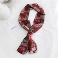 Élégant foulard étroit en soie bordeaux avec imprimé lotus et finition satinée - 15 Cerf Lotus Rouge Vin