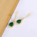 Elegante vergoldete Ohrhänger mit grünem Jaspis in Birnenform und funkelnder Zirkon-Umrandung - Wassertropfen Birne Grüner Edelstein (Goldton) / Gold (XP28)