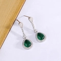 Elegante vergoldete Tropfenohrringe mit grünem Edelstein und Pavé-Detailverzierung - Wassertropfen Birne Grüner Edelstein (Silberfarben) / Weißgold (XP28)
