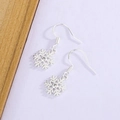 Elegantes pendientes de copo de nieve en plata S925 con circonita cúbica brillante - Copo de Nieve Plateado (A247)