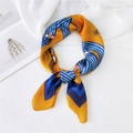 Elegante sciarpa in seta giallo senape con strisce blu e motivo a catena d'oro a fiocco - Catena Maglia Giallo