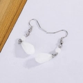 Elegante weiße Wassertropfen-Ohrringe mit silbernen Haken im minimalistischen Retro-Stil - Weißes Faux-Chalzedon Silber