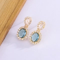 Luxuriöse französische Goldohrringe mit ovalem blauem Zirkon und Pavé-Kristallakzenten - Gold (XP67)