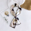 Foulard long en soie aux motifs de chaînes vintage sur fond blanc, design élégant - Chaîne Violet Beige (CPD0059)