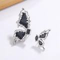 Boucles d'oreilles papillon noires asymétriques en métal liquide au style punk chic - Style Papillon Noir Asymétrique (XP106)