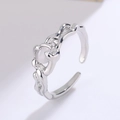 Anello aperto in argento testurizzato con opale rotondo in uno stile minimalista - Placcato Argento Con Pietra Occhio di Gatto Bianca (X52)