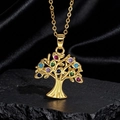 Dettaglio dell'albero della vita con gemme multicolori su una catena dorata - Stile Q Oro