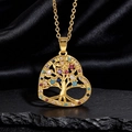 Dettaglio della collana con ciondolo a cuore Albero della Vita dorata con zirconi - Stile V Oro