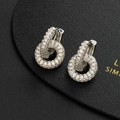 Elegante zilveren in elkaar grijpende cirkeloorbellen met pavé-zirkonia op leer - Dubbele Ring Pavé Stijl (B) / Zilver