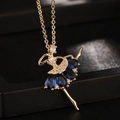 Ciondolo ballerina dorato con cristalli di zircone blu e pietre bianche - Blu (B)
