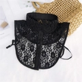 Col amovible élégant en dentelle noire avec sangles réglables pour chemise de femme - Col en dentelle à grandes fleurs noir