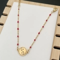 Bracciale in acciaio inossidabile dorato con perline rosse e ciondolo Yin Yang - Rosso