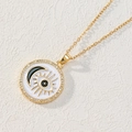 Collana a moneta malocchio placcata oro con smalto bianco e dettaglio luna crescente - Smalto Bianco e Luna Crescente Nera (Stile 2)
