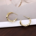 Schicke vergoldete C-förmige Ohrringe mit geometrischen Facettenperlen für Damen - Goldene Polyeder-Schnitt-Perle C-Form (S)