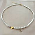 Collar de perlas hecho a mano con colgante de corazón dorado y letra N de circón - Letra N